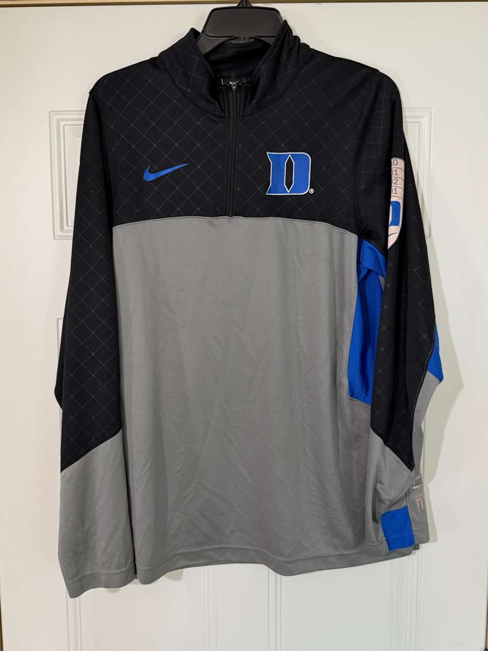 Nike Mens Duke Blue Devils Dri-FIT Quarter Zip Pullover Jacket Black Grey Medium
